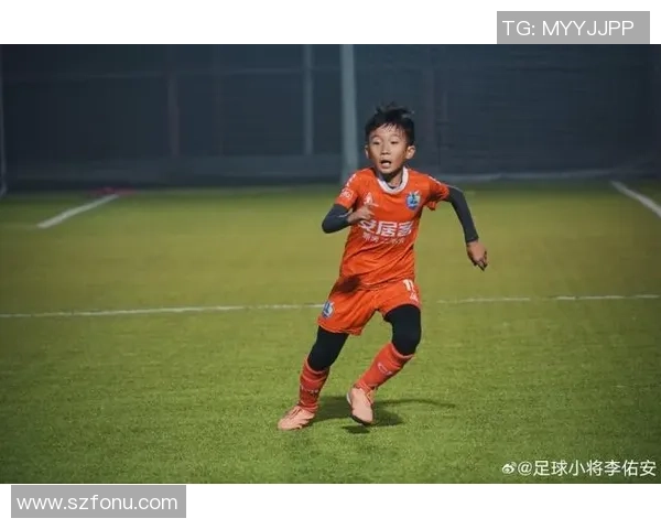 球星观战中国足球小将精彩对决 引领新一代足球梦想与未来